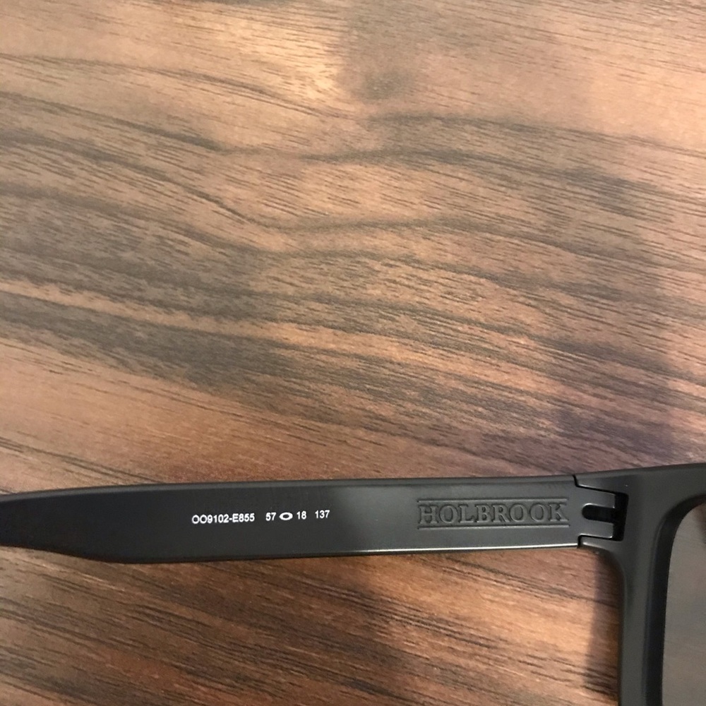 Oakley Sunglasses - Picture 4 of 4